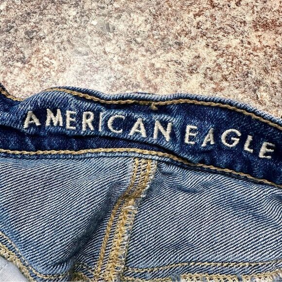 AE Highest Rise 90’s Boyfriend Denim Shorts - Picture 3 of 5